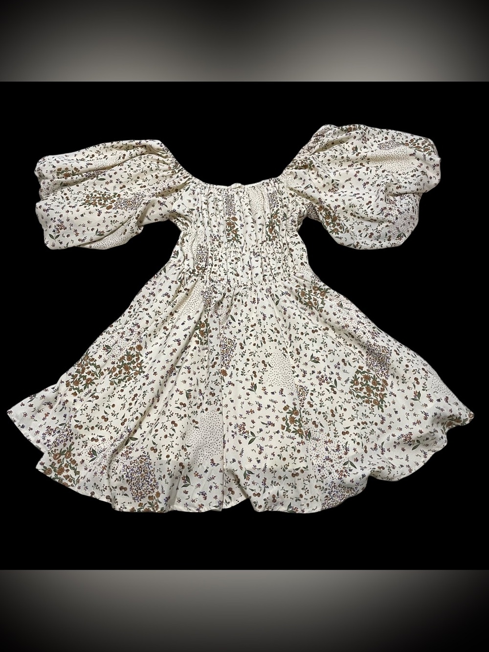 Cottage Core Cream Floral Puff-Sleeve Dress